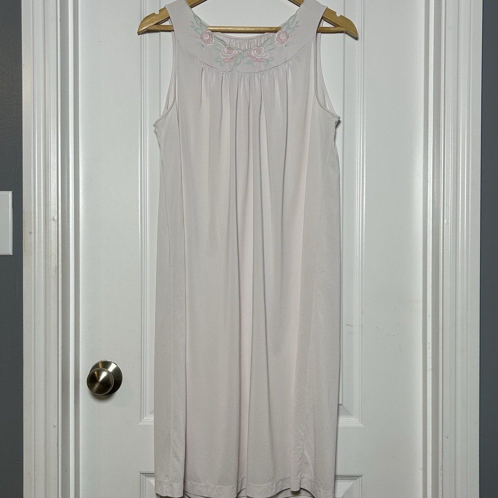 ShadowLine Vintage 70s Nylon Pale Pink Floral Embroidered Nightgown Nap Dress